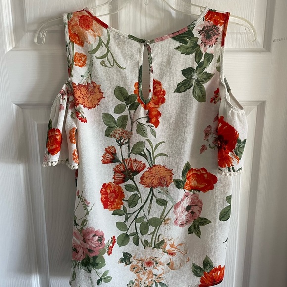 Like new cold shoulder blouse - Picture 5 of 7